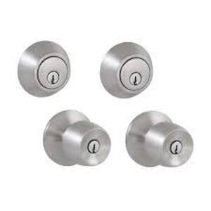 DESCRIPTION: (1) SET OF (2) DEADBOLT ENTRY KNOB BRAND/MODEL: DEFIANT #1008 974 340 SIZE: STAINLESS RETAIL$: $57.97 EA QTY: 1