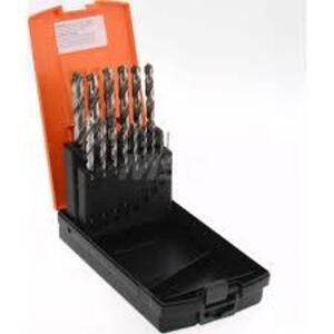 DESCRIPTION: (1) DRILL BIT SETBRAND/MODEL: HERTEL #02500106INFORMATION: BLACK, MISSING 5/64" & 7/64"SIZE: 29 PC 1/16-1/2X64RETAIL$: $197.24 EAQTY: 1