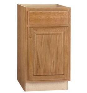 Hampton 18 in. W x 24 in. D x 34.5 in. H Assembled Base Kitchen Cabinet in Medium Oak with Drawer Glides