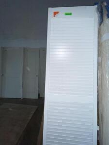 (2) - FOLDING CLOSET DOORS