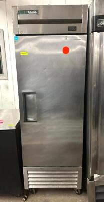 1-DOOR REACH-IN REFRIGERATOR