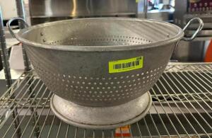 16" HANDLED COLANDER