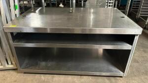 STAINLESS COUNTER WITH STORAGE