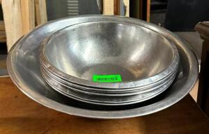 ASSORTED STAINLESS MIXING BOWLS AS SHOWN