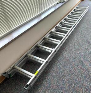 24' ALUMINUM EXTENSION LADDER