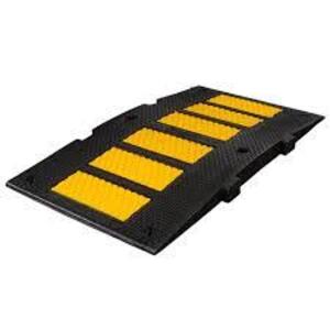 DESCRIPTION: (4) MODULAR SPEED HUMP BRAND/MODEL: GUARDIAN #DH-SP-22M INFORMATION: BLACK AND YELLOW SIZE: 36" RETAIL$: $97.49 EA QTY: 4