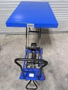 DESCRIPTION: (1) HYDRAULIC LIFT TABLE BRAND/MODEL: PRO-SOURCE #MD0246 INFORMATION: BLUE SIZE: 16" X 16" RETAIL$: $999.60 EA QTY: 1