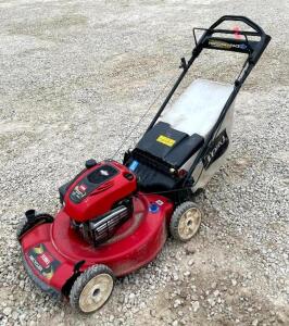 DESCRIPTION: 22" RECYCLER POWER PROPELLED LAWN MOWER BRAND/MODEL: TORO INFORMATION: WORKING CONDITION UNKNOWN - SOLD AS IS QTY: 1