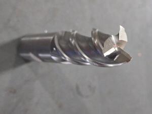 DESCRIPTION: (2) POWDERED METAL SQ END MILL BRAND/MODEL: ACCUPRO 55171789 SIZE: 3/4" DIA 1-5/8" LOC RETAIL$: $110.86 QTY: 2