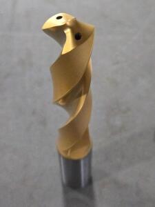 DESCRIPTION: (1) SOLID CARBIDE 135* JOBBER BIT BRAND/MODEL: KENNAMETAL 4099944 SIZE: 18.40mm RETAIL$: $969.43 QTY: 1