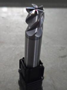 DESCRIPTION: (4) CARBIDE SQ END MILL BRAND/MODEL: FULLERTON 34164 SIZE: .5" DIA .6250 LOC RETAIL$: $444.88 QTY: 4