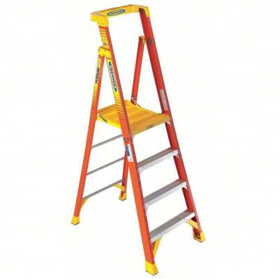 DESCRIPTION: (1) PODIUM STEPLADDER BRAND/MODEL: WERNER/PD6204 INFORMATION: 300LB CAPACITY, FIBERGLASS RETAIL$: $286.08 SIZE: 4' LADDER SIZE QTY: 1