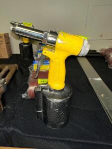 AIR RIVETER