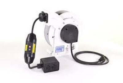 DESCRIPTION: (1) RETRACTABLE CORD REEL BRAND/MODEL: KH INDUSTRIES #RTAG3LW-WDD520-J12F INFORMATION: WHITE RETAIL$: $560.99 EA QTY: 1