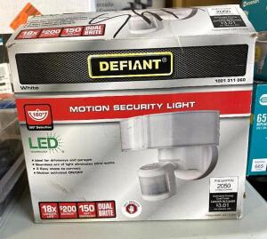 DEFIANT MOTION SECURITY LIGHT