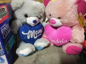 DESCRIPTION: (2) MOTHERS DAY GRANDMA DAY BEARS RETAIL$: $7.87 EA QTY: 2