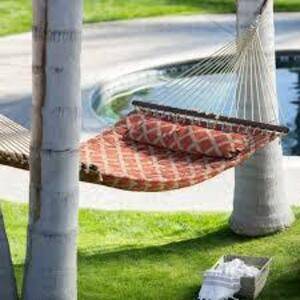 DESCRIPTION: (1) OUTDOOR HAMMOCK BRAND/MODEL: CORAL COAST RETAIL$: $52.62 EA QTY: 1