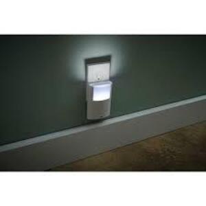 HAMPTON BAY Wireless Plug-In Door Bell Night Light Kit