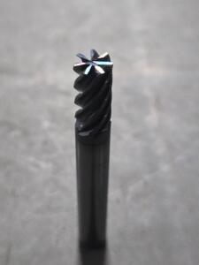 DESCRIPTION: (4) CARBIDE SQ END MIL BRAND/MODEL: GORILLA MILL GMHT14FS7 SIZE: 1/4" DIA 1/2" LOC RETAIL$: $113.52 QTY: 4