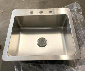 GLACIER BAY 25" X 22" STAINLESS STEEL SINK 3 HOLE SINK IN PERFECT CONDITION