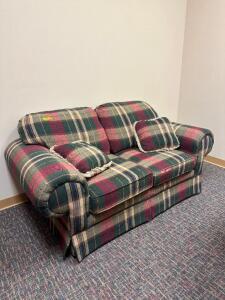 LOVE SEAT