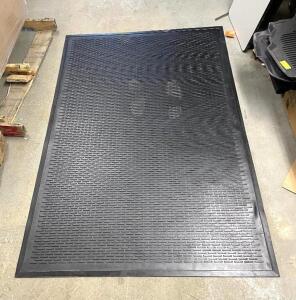 68" X 45" COMMERCIAL SIZE BLACK RUBBER MAT (SEE ADDITIONAL PHOTOS)