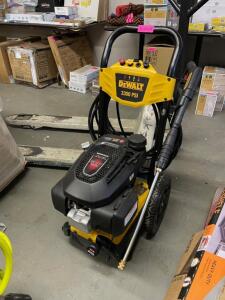 SOLD AS IS - STRING WILL NOT PULL - CONDITION UNKNOWN - DEWALT 3300 PRESSURE WASHER