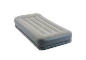 DESCRIPTION: (1) MID RISE AIRBED WITH INTERNAL PUMP AND PILLOW BRAND/MODEL: INTEX SIZE: QUEEN RETAIL$: $59.99 EA QTY: 1