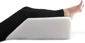 DESCRIPTION: (1) LEG REST PILLOW BRAND/MODEL: RESTOROLOGY INFORMATION: WHITE RETAIL$: $36.99 EA QTY: 1