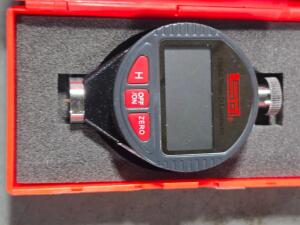 DESCRIPTION: (1) DIGITAL DUROMETER "D" BRAND/MODEL: SPI 15-137-3 SIZE: 0HSD TO 100HSD HARDNESS RETAIL$: $176.52 QTY: 1