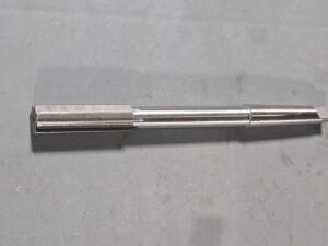 DESCRIPTION: (4) CARBIDE TAPER SHANK REAMERS BRAND/MODEL: WESTWARD 13H772 QTY: 4