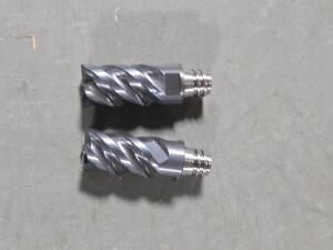 DESCRIPTION: (2) CORNER RADIUS MILLING TIP INSERTS BRAND/MODEL: ISCAR 3336732 SIZE: 3/8" CUT DIA 0.56" DOC RETAIL$: $300.00 QTY: 2