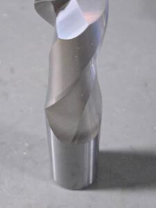 DESCRIPTION: (1) SOLID CARBIDE SQ END MILL BRAND/MODEL: SGS 34668 SIZE: 1" DIA 2" LOC RETAIL$: $526.42 QTY: 1