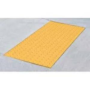 DESCRIPTION: (1) TACTILE DETECTABLE WARNING SYSTEM BRAND/MODEL: SAFETY STEP INFORMATION: YELLOW SIZE: 3' X 5' RETAIL$: $291.99 EA QTY: 1