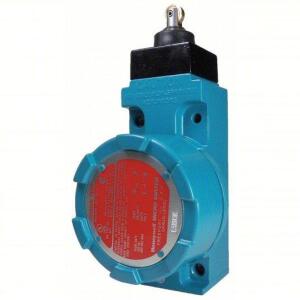 DESCRIPTION: (1) HAZARDOUS LOCATION LIMIT SWITCH BRAND/MODEL: HONEYWELL #12V025 INFORMATION: ROLLER PLUNGER, METALLIC, LSX RETAIL$: $1472.40 EA QTY: 1