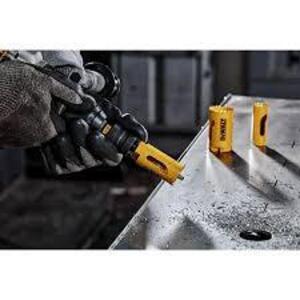 DESCRIPTION: (4) HOLE SAW BRAND/MODEL: DEWALT #DAH180008 SIZE: 9/16" RETAIL$: $23.88 EA QTY: 4