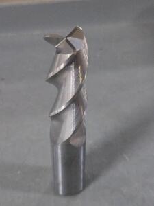 DESCRIPTION: (1) SOLID CARBIDE CORNER RADIUS END MILL BRAND/MODEL: SGS 34805 SIZE: 5/8" DIA 1-5/8" LOC 0.0600" RAD RETAIL$: $229.15 QTY: 1