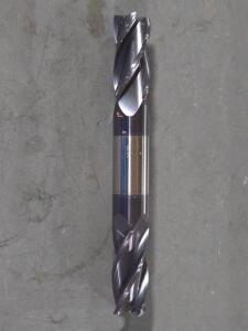 DESCRIPTION: (1) COBALT DE SQ END MILL BRAND/MODEL: TITAN TE82430 SIZE: 5/8" DIA 1-3/8" LOC RETAIL$: $90.40 QTY: 1