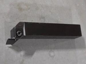 DESCRIPTION: (1) INDEXABLE TURNING TOOLHOLDER BRAND/MODEL: SECO CFIR10003DL4.002.75 SIZE: 1" SQ SHANK 90* LEAD ANGLE RETAIL$: $289.00 QTY: 1