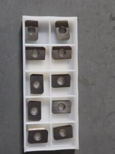 DESCRIPTION: (10) CARBIDE MILLING INSERTS BRAND/MODEL: SUPERBEE ENT56 RETAIL$: $207.60 QTY: 10