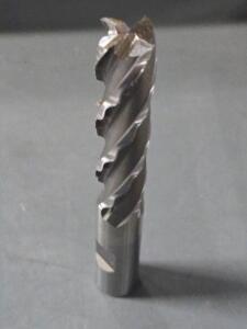 DESCRIPTION: (2) HSS ROUGHING AND FINISHING END MILL BRAND/MODEL: WELDON 66114-00-W SIZE: 5/8" DIA 2-1/2" LOC RETAIL$: $200.52 QTY: 2