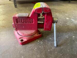 BENCH VISE