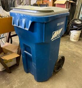 WASTE BIN WITH WHEELS