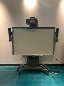 ROLLING SMARTBOARD PROJECTOR