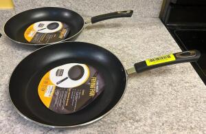 (2) 11" NONSTICK FRYING PAN