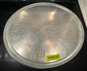 (2) LARGE PIZZA PANS