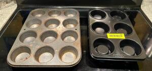 (2) BAKING TRAYS