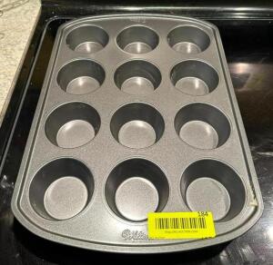 (2) BAKING TRAYS