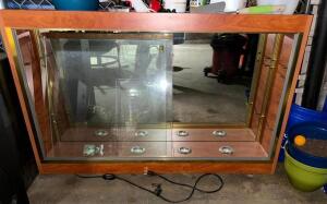 LIGHTED DISPLAY CABINET