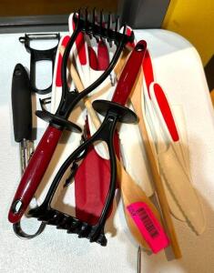 ASSORTED KITCHEN UTENSILS AS SHOWN